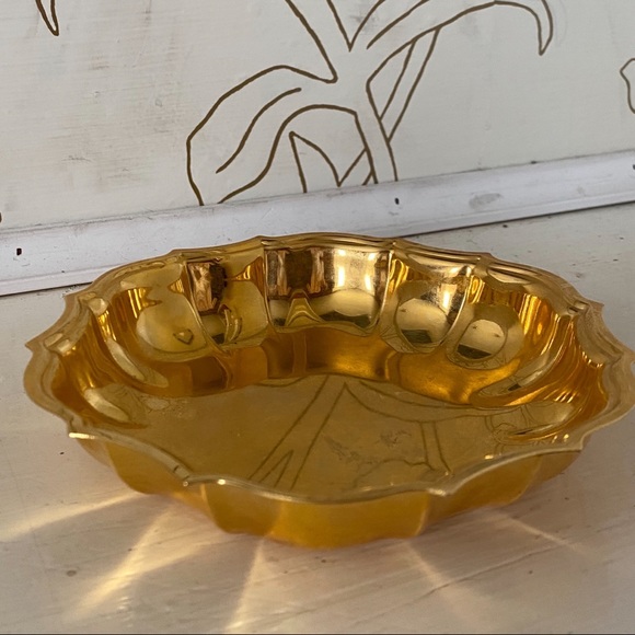 24k Gold Plated Small Scalloped-Edge Art Deco-Inspired Shallow Trinket Dish - Picture 3 of 6